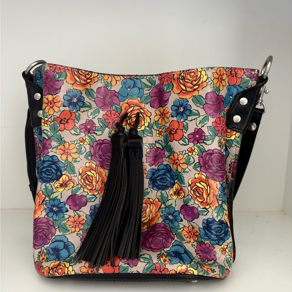 Patricia Nash Handbags - Patricia Nash Octavia Spanish Villa Bucket Tote Bag